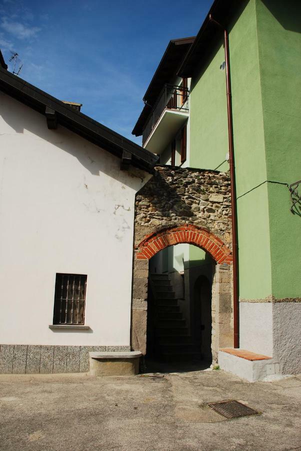Villa La casa del borgo Dervio Esterno foto