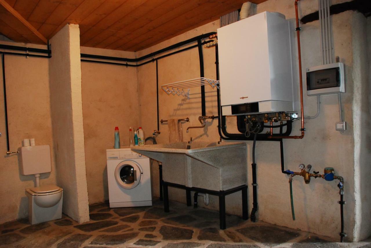 Villa La casa del borgo Dervio Esterno foto